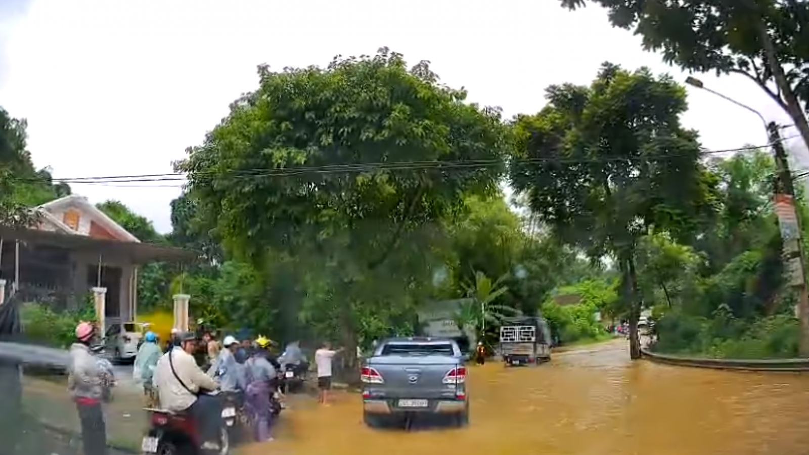 Sạt lở đất, một phụ nữ ở Lào Cai bị cuốn trôi